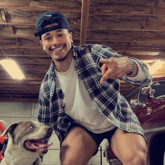 Meet your Posher, Alex - Picture 1 of 1